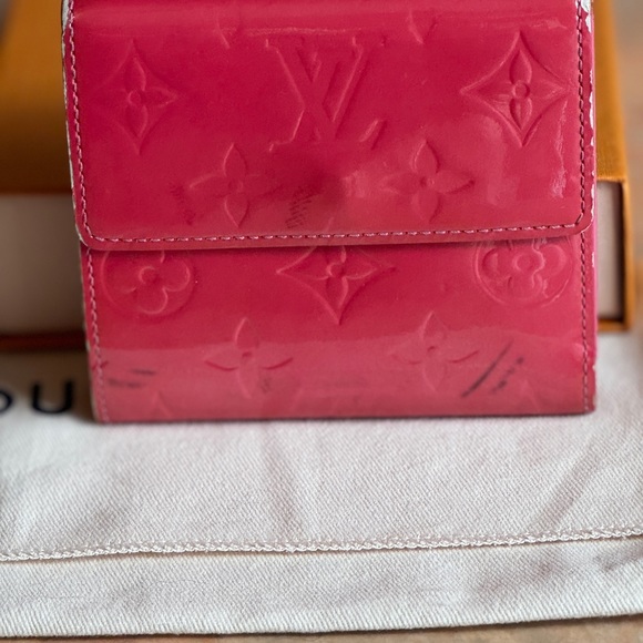 Louis Vuitton Vernis Wallet - Picture 1 of 9